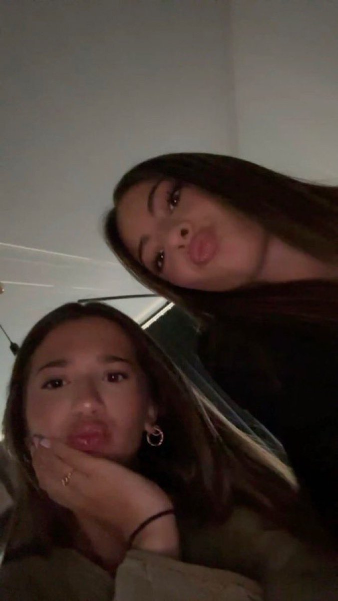 priskiyoo's tweet photo. can i showw youu somethingg that’ll catch youu off guard?? (im serious) https://t.co/uiLwz5HRO0