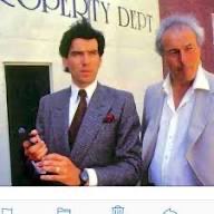 RemiSteele1982's tweet photo. Promotional photos taken around July 1, 1986 of Pierce Brosnan, waiting to be named the next 007 in the 15th James Bond film The Living Daylights, with director John Glen at @PinewoodStudios.

The option on his contract with NBC and Remington Steele ended in 30 days. https://t.co/cR6Xxjn35S