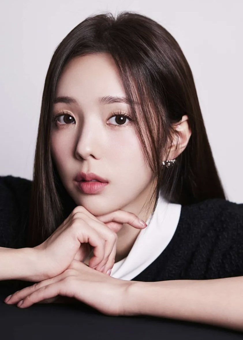 o3o_rookie's tweet photo. 채수빈 x 우도환 <꽃은 미끼야>

<꽃은 미끼야>는 웹소설 원작, 사랑이 거대한 환상에 불과하다는 것을 잘 아는 의사 소이연(채수빈)과 태생적으로 사랑이라는 감정을 느낄 수 없는 사이코패스 권채우(우도환)의 이야기로 지독히도 낭만적이고 살벌하게 냉정한 블랙 로맨스, SBS 편성 https://t.co/eOnImZYnEE
