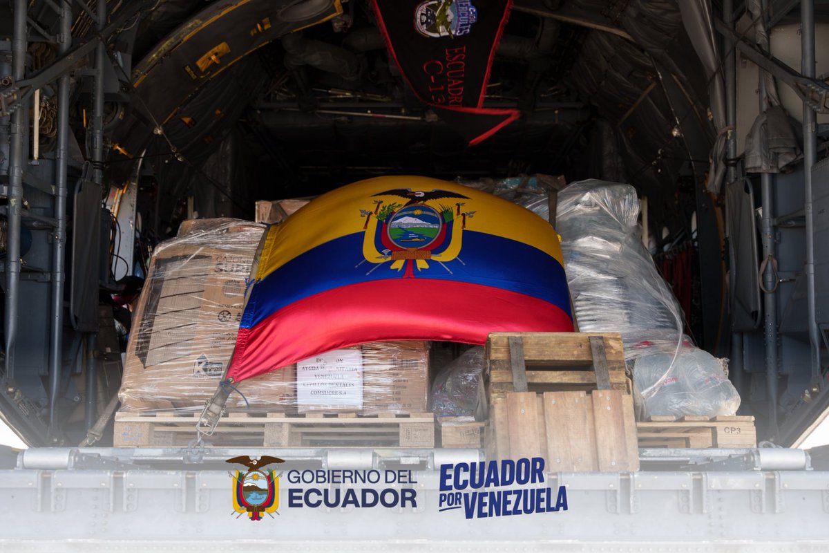 Riesgos_Ec's tweet photo. ✈️🇪🇨🫱🏼‍🫲🏻🇻🇪 El segundo avión con asistencia humanitaria ecuatoriana ya llegó a Venezuela.

Más de 11 toneladas de ayuda arribaron para apoyar a las familias afectadas.

#EcuadorPorVenezuela #GobiernoDelEcuador https://t.co/pwWJKHlNsb