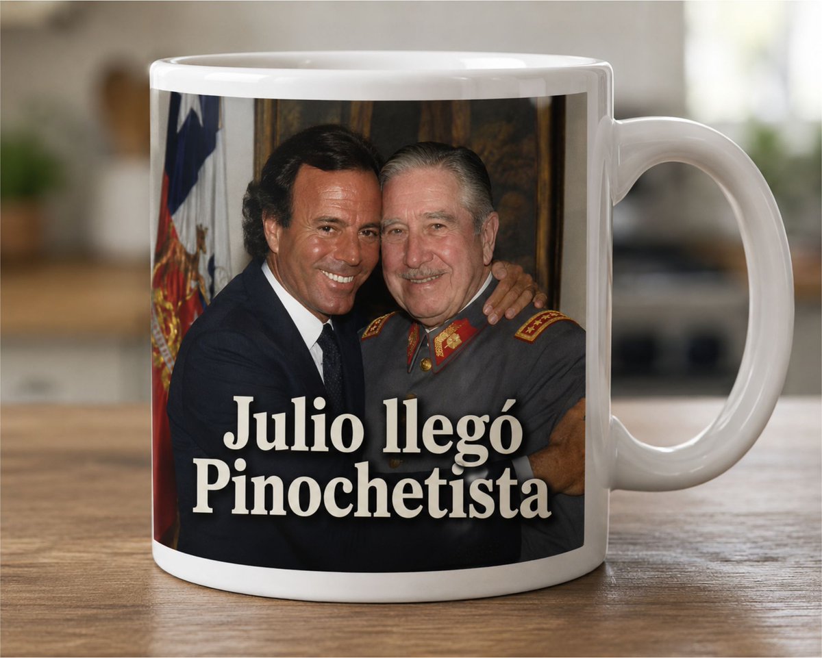 BazarPatriota's tweet photo. ¿ Le gustará a Grau o a la derechita cobarde éste tazón Julio llegó Pinochetista ?
¿ Está lindo o feito ?

#chilevamos #senado https://t.co/uAwxl2hchT