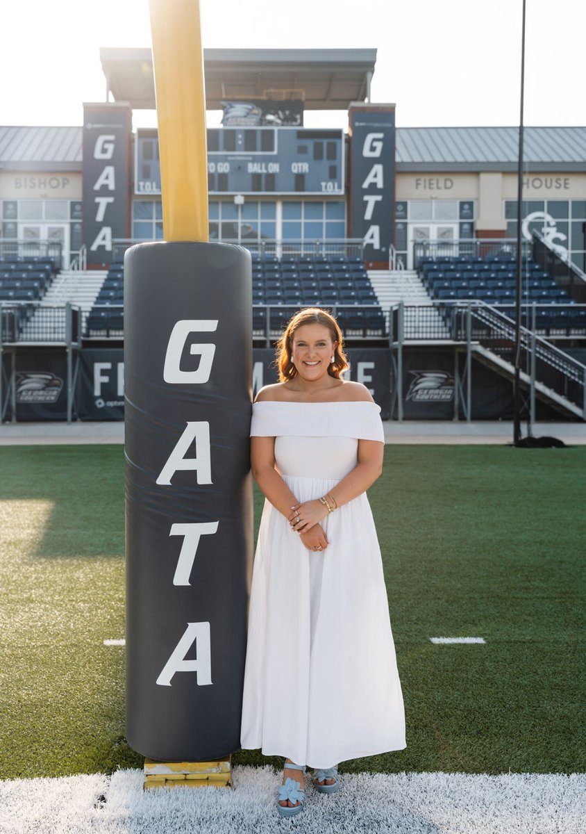 GeorgiaSouthern's tweet photo. Study abroad. Lead. Serve. Preserve history.
Jaylee Kilgo made every opportunity count, and now she’s carrying that impact into her next chapter. 
Her story 🔗 https://t.co/lrHugqaQsv
#GSGrad26 🎓 https://t.co/ZcAlX1t7Tf