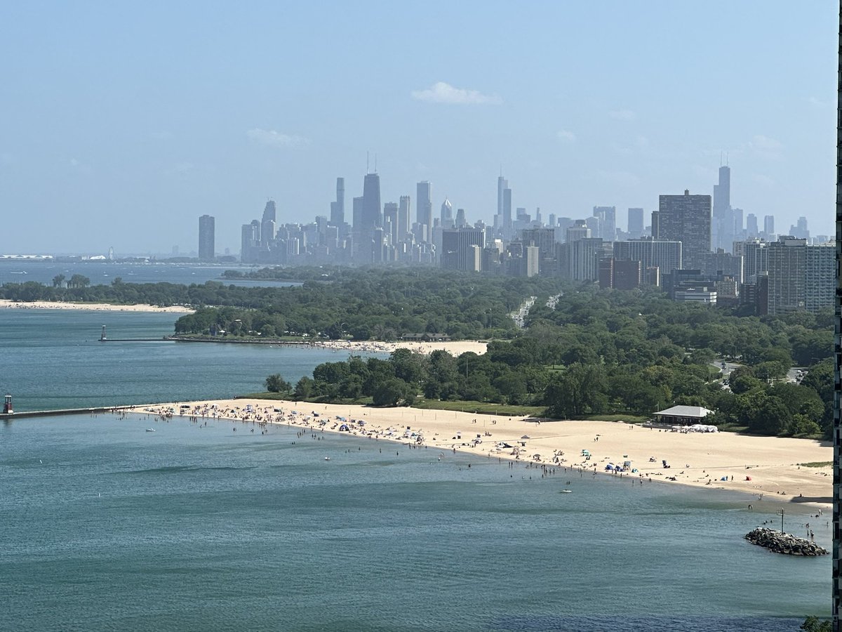 CheapSeats411's tweet photo. Obligatory “Chicago is the greatest country on Earth,” pic. 
I❤️Chicago https://t.co/YVESEt4oJ7