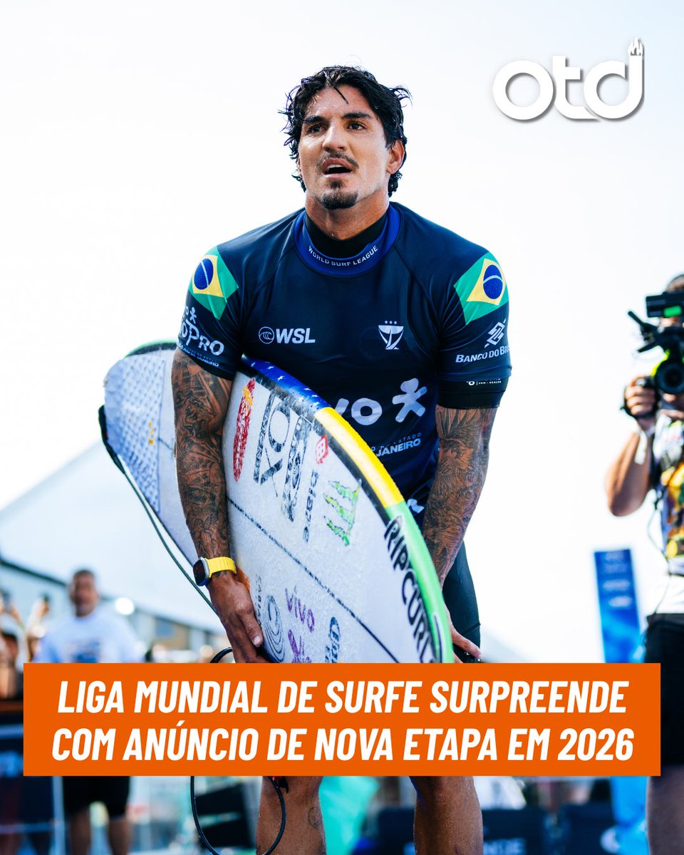 otd_oficial's tweet photo. 🚨 Surpresa no calendário da WSL!

A Liga Mundial de Surfe anunciou nesta terça-feira (30) a adição de um evento inédito no Championship Tour (CT) de 2026. A novidade pegou todo o público de surpresa e a organização ainda faz bastante mistério sobre qual será a nova sede.

🌊 Segundo informações do jornalista Guilherme Dorini, o pico de Cloud 9, nas Filipinas, é o principal cotado para receber a 13ª etapa. O motivo dessa inclusão poderia estar relacionada a um possível cancelamento da etapa de Abu Dhabi devido à instabilidade no Oriente Médio.

🗣️ A alteração repentina no calendário parece que não agradou os surfistas e já gerou reações de peso no circuito. Atual top-5 do ranking mundial, o tricampeão Gabriel Medina expressou sua insatisfação nas redes sociais, classificando a decisão como "uma piada".

🗓️ Vale lembrar que a WSL já fez alterações importantes no meio da temporada recentemente, como ocorreu no Finals de 2025. O próximo evento confirmado do tour acontece entre os dias 8 e 18 de agosto, em Teahupo'o, no Taiti.

📸: WSL

Mais em: https://t.co/NlPSRnsRZQ