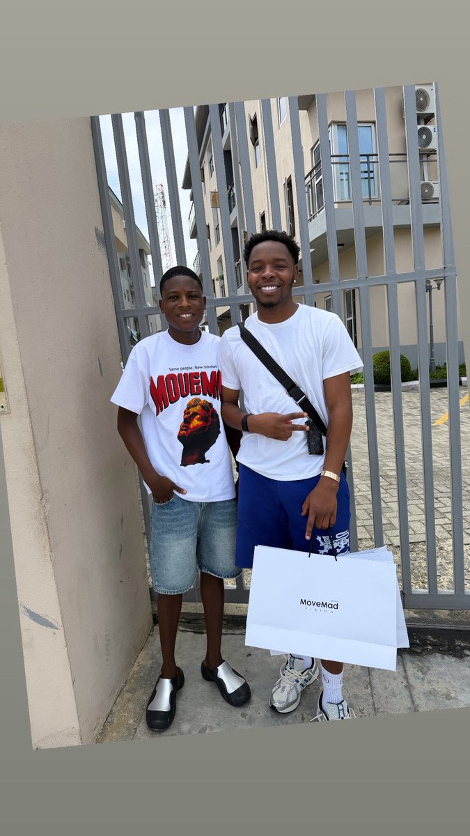 AdekunleSam13's tweet photo. They said stay comfortable.
We chose movement.
This is more than clothing. It’s a mindset.
MoveMad.
Something big is coming. Stay ready. 🔥

#MoveMad #NoComfortJustGrowth #Fashion #Branding https://t.co/AaacvBg1RJ