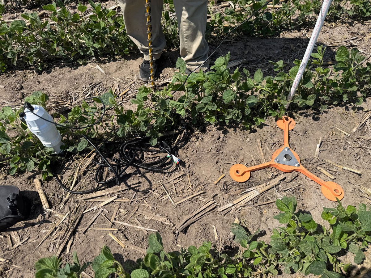 MITLab2024's tweet photo. We are on a good start for 2026 growing season as we get those sensors in the farmer fields. When sensors are correctly installed, data is put in hands of farmers to make better informed irrigation decisions.@wcreec @UNLExtension @UNL_BSE https://t.co/k3KVa6lwZv
