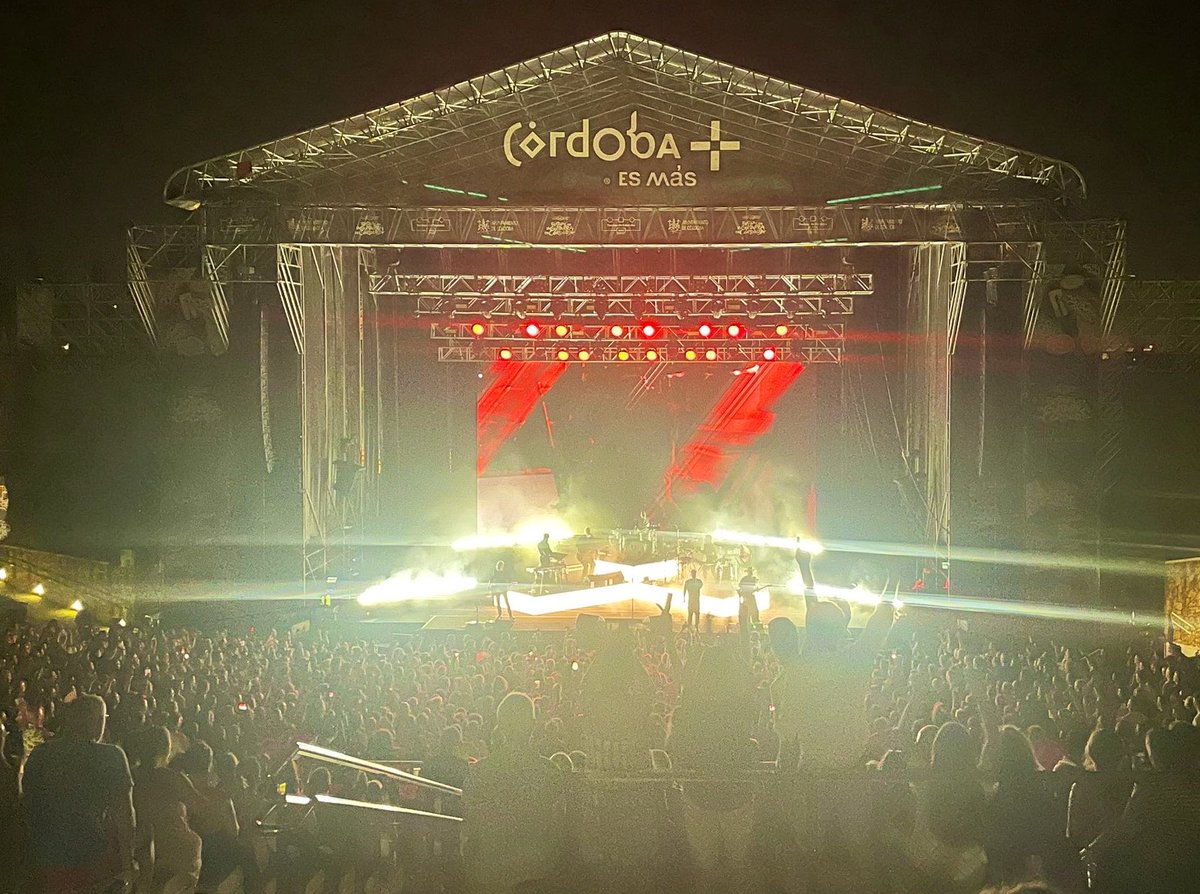 CHinfoSevilla's tweet photo. Los catalanes @loveoflesbian actúan en el #TeatroAxerquia d Córdoba, dentro d la programación de la 45ª edición del @guitarracordoba y antes d llegar al #CAAC d #Sevilla en septiembre. 

#música @AmbiguAxerquia @SomosSurnames #Córdoba

#CentroHistoricoaldía
#SevillaSonSusBarrios https://t.co/LUGtea6WK4