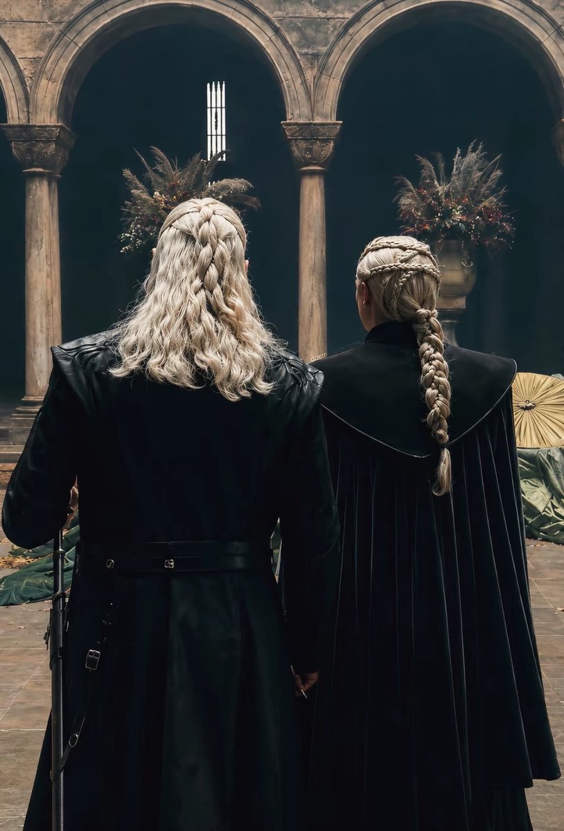 jjmileo's tweet photo. targaryen aura https://t.co/fZbYBtU2uI