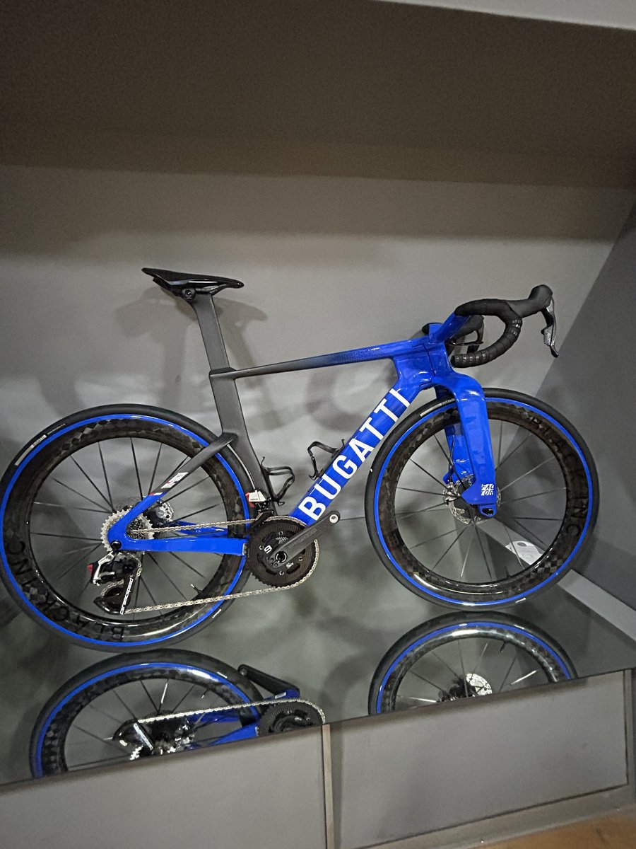 Trichile's tweet photo. ‼️Solo 250 en el mundo‼️ Ya está en Chile la Bugatti Factor ONE 🚲

https://t.co/YH3m0M6T0Y

#Bugatti #FactorOne #Weltek https://t.co/RGZiZpCoBV