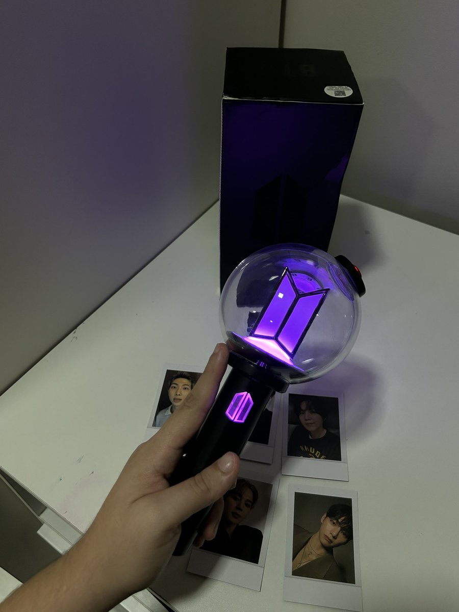 𝑎𝑛𝑛𝑎⁷ • vai ver o bts tweet media
