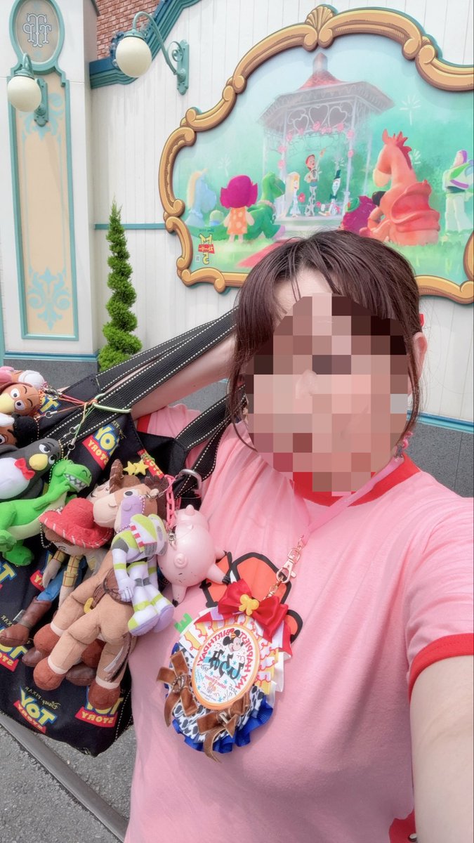 choroloves's tweet photo. 昨日はシーに誕生日インパ❤️新メニュー食いだおれで食べきれず持ち帰りも😂どれも美味しかったんよな〜🥹ジェシーコーデはキャストさんに褒めてもらえた🥰アナ雪の食器はマジで出来が良い👏良席ダングロは泣きました😭パークからの誕プレすぎた❤️🥹 https://t.co/m3AIKaojHF