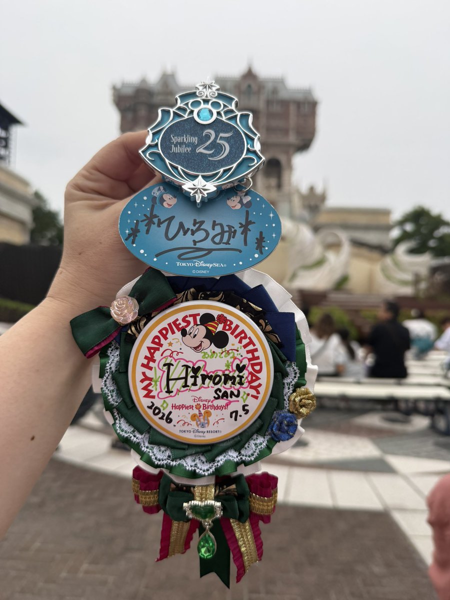 choroloves's tweet photo. 昨日はシーに誕生日インパ❤️新メニュー食いだおれで食べきれず持ち帰りも😂どれも美味しかったんよな〜🥹ジェシーコーデはキャストさんに褒めてもらえた🥰アナ雪の食器はマジで出来が良い👏良席ダングロは泣きました😭パークからの誕プレすぎた❤️🥹 https://t.co/m3AIKaojHF