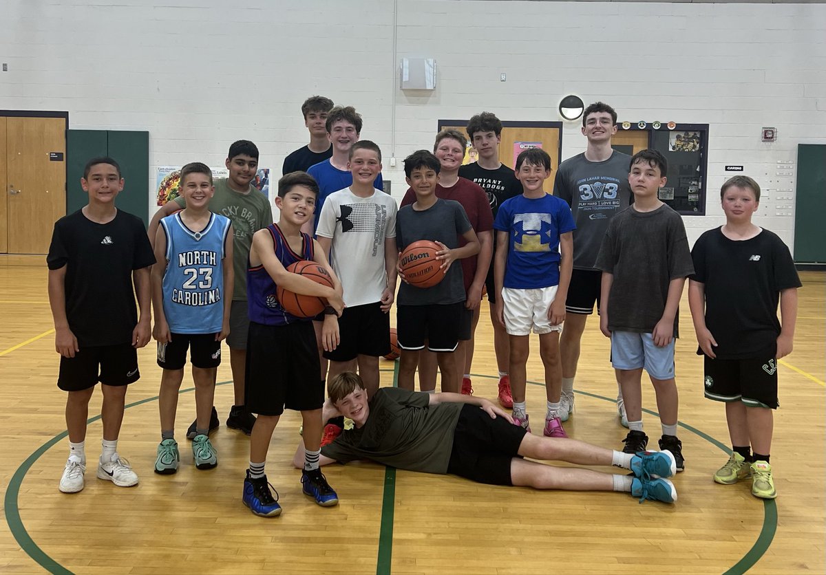 NipmucBoysBball's tweet photo. Always a great week for summer hoop camp at @NipmucAD! Love seeing our guys share the game with the young fellas. Morning session for 3-5 graders &amp; afternoons for the 6-8 graders! https://t.co/yT8n90vFio