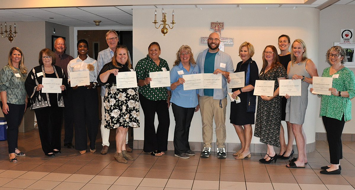 rcfstl's tweet photo. The St. Martha Giving Circle (The Marthas) have gifted funds in the amount of $245,500 to various organizations within the Archdiocese over the last 5 years.  Congratulations to this year's recipients!
https://t.co/pesIeFwh1O https://t.co/vk5mkqaSBj