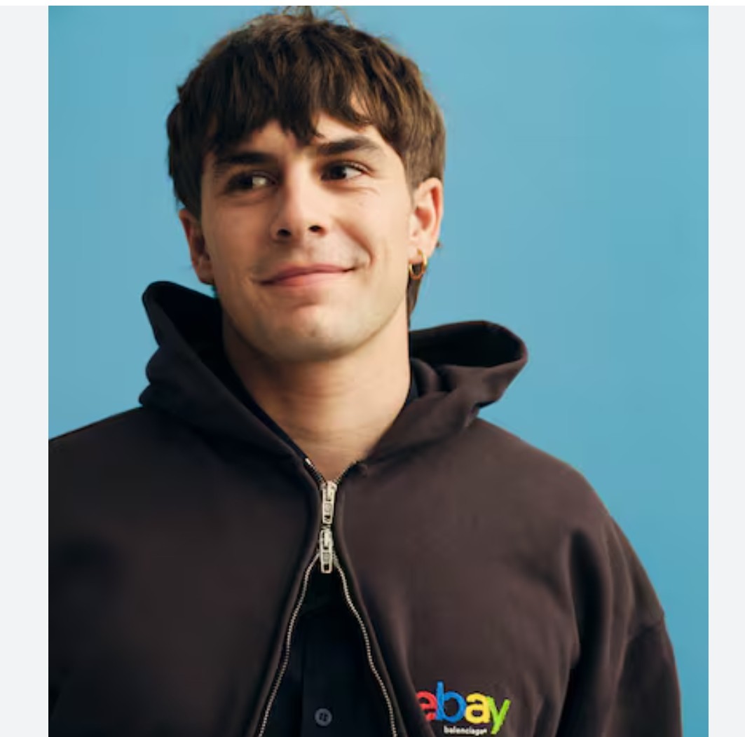 SanJondalar's tweet photo. Él es el que me ha enganchado a esta edición de celebritys.
Alguien desconocido para mí que quiere hacerse un futuro en la moda.
Echo de menos la edición de anónimos y el espíritu de lo que eran los talents.
@MaestrosCostura
#MaestrosDeLaCostura https://t.co/1f8jeBIM9C