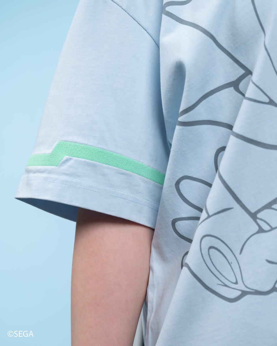 HandsSteady's tweet photo. Sonic Speed Collection - Silver Tee &amp; Silver Hoodie

Available this Friday 7/3 at 5pm EST! 

Text SONIC to 49469 for early access! 

Available Globally (excluding Asia)
©SEGA https://t.co/NUsOOtz2i7