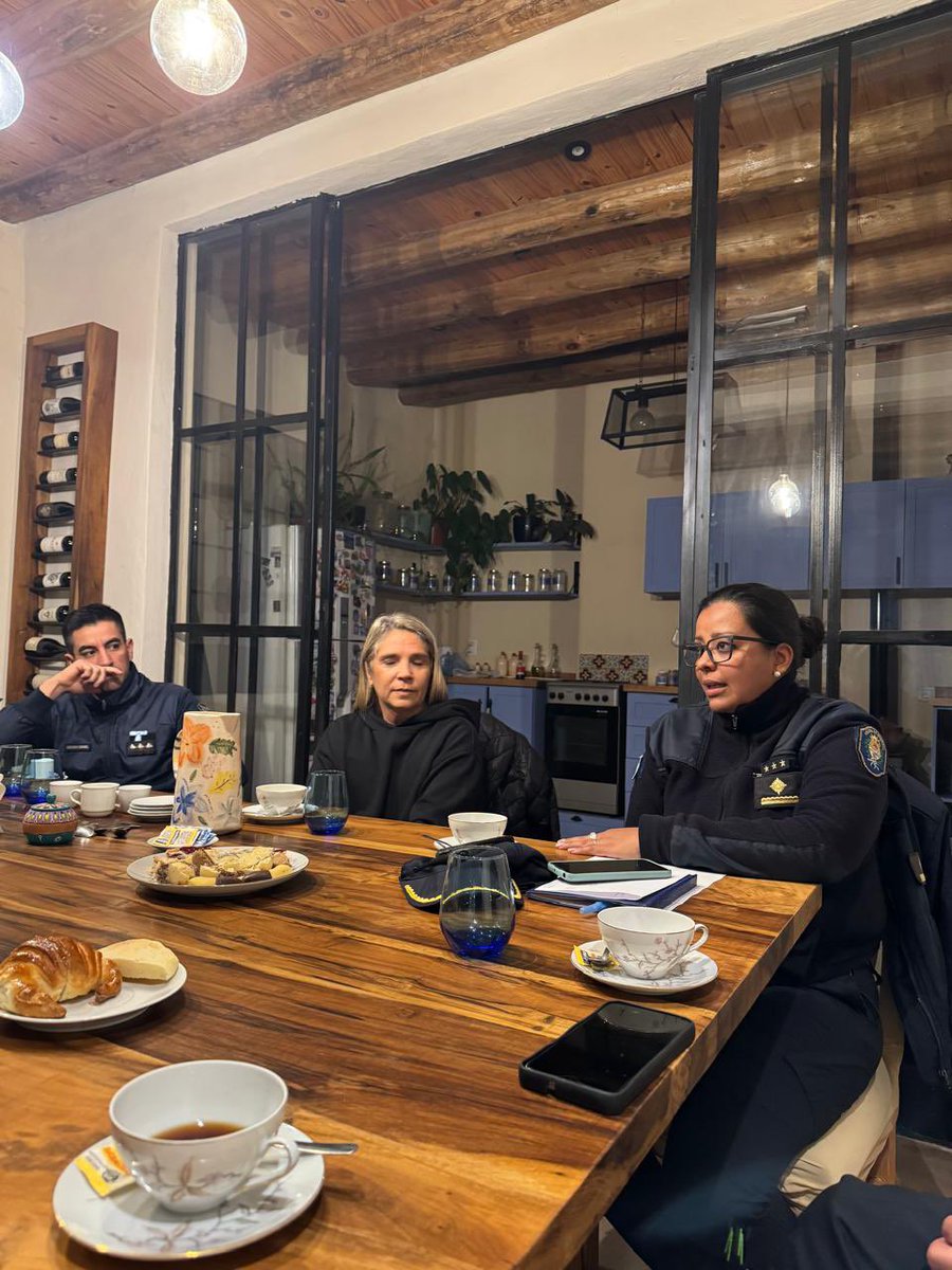 FerSabadin's tweet photo. 🤝 Junto a la Dirección de Participación Ciudadana del @MinSegMendoza de una reunión con vecinos de Russell para seguir fortaleciendo la prevención y la seguridad.

Gracias al @MinSegMendoza por el compromiso y el acompañamiento. 🛡️

#Russell #Maipú #Seguridad #Mendoza https://t.co/WQ6ocolWup