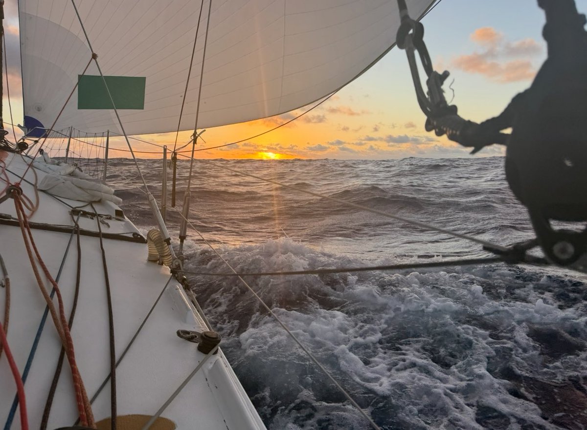 CaptainKetch's tweet photo. The evenings were my favourite time of the day when I was sailing around the world. 

We are still raising money for our amazing charities https://t.co/Bzjjbsuikc Thank you to everyone that has donated so far. #adventure #dreams #goals https://t.co/yYWOPFk3Yk
