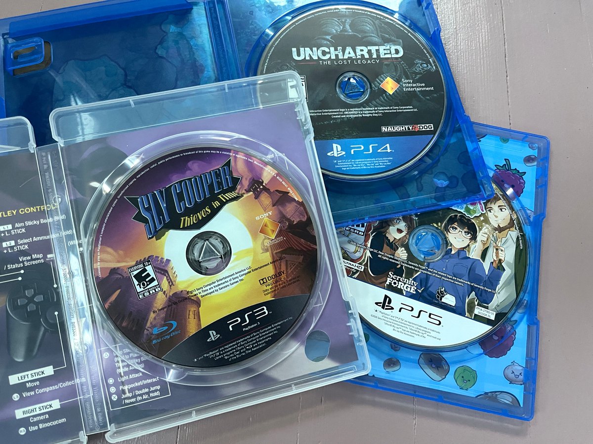 saudigamer's tweet photo. 🚨🚨
متجر GAME الإسباني يهاجم قرار PlayStation ويقود حملة للدفاع عن الألعاب الفيزيائية! 🥹📀

🔹️وصف المتجر التوجه نحو الرقمنة الكاملة بأنه تهديد لحرية اللاعبين، مؤكدًا أن خسارة النسخ الملموسة تعني فقدان جزء من طريقة استمتاعنا بهذه الهواية، بما في ذلك إمكانية الإعارة وإعادة البيع والاحتفاظ بالمجموعات الخاصة 🙃

🔹️كما دعا GAME مجتمع اللاعبين إلى التكاتف والدفاع عن حقهم في الاختيار، مشددًا على أن المستقبل لا يجب أن يُبنى على استبعاد النسخ الفيزيائية، وإنما على إتاحة الخيار بين الرقمي والمادي للجميع 🫡

📝 رأيكم؟