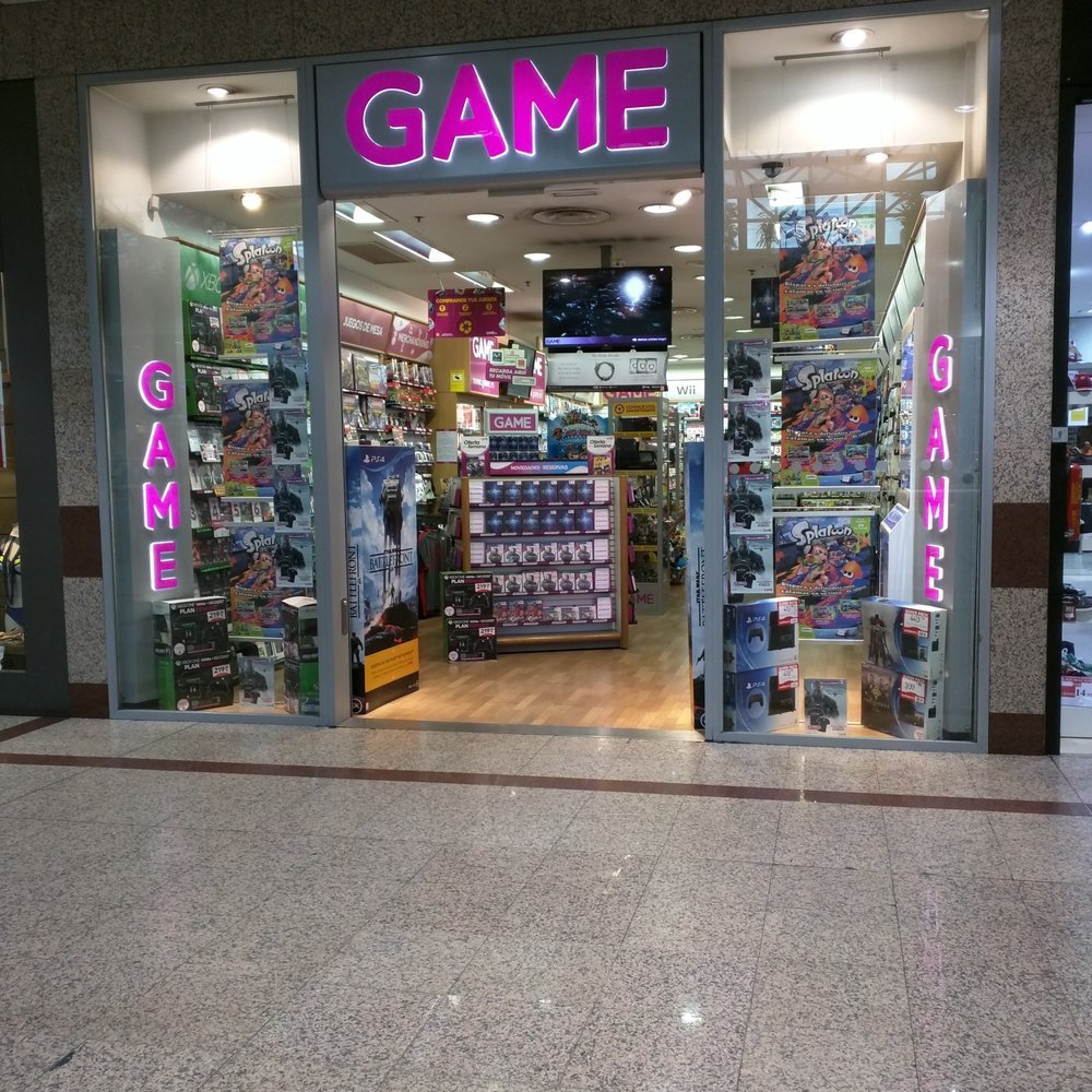 saudigamer's tweet photo. 🚨🚨
متجر GAME الإسباني يهاجم قرار PlayStation ويقود حملة للدفاع عن الألعاب الفيزيائية! 🥹📀

🔹️وصف المتجر التوجه نحو الرقمنة الكاملة بأنه تهديد لحرية اللاعبين، مؤكدًا أن خسارة النسخ الملموسة تعني فقدان جزء من طريقة استمتاعنا بهذه الهواية، بما في ذلك إمكانية الإعارة وإعادة البيع والاحتفاظ بالمجموعات الخاصة 🙃

🔹️كما دعا GAME مجتمع اللاعبين إلى التكاتف والدفاع عن حقهم في الاختيار، مشددًا على أن المستقبل لا يجب أن يُبنى على استبعاد النسخ الفيزيائية، وإنما على إتاحة الخيار بين الرقمي والمادي للجميع 🫡

📝 رأيكم؟