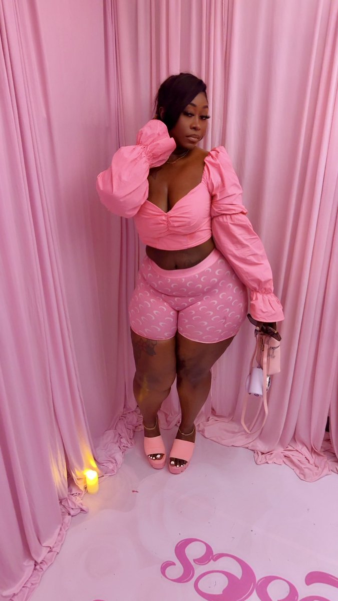 BriaTheeGoddess's tweet photo. Perfect in pink 💘 https://t.co/cA2it5Kwk0