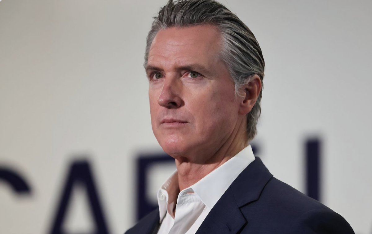 Chicago1Ray's tweet photo. (CA) is moving to pass (AB)-(2624) the a stop Nick Shirley act, after he exposed billions in daycare and (HC) fraud thruout the country-($170M) in (CA)

California is the Democrats cash cow and they're p'issed that Shirley blew the lid off their s'hit 

Nick Shirley is a Hero https://t.co/D0d94EfCxc