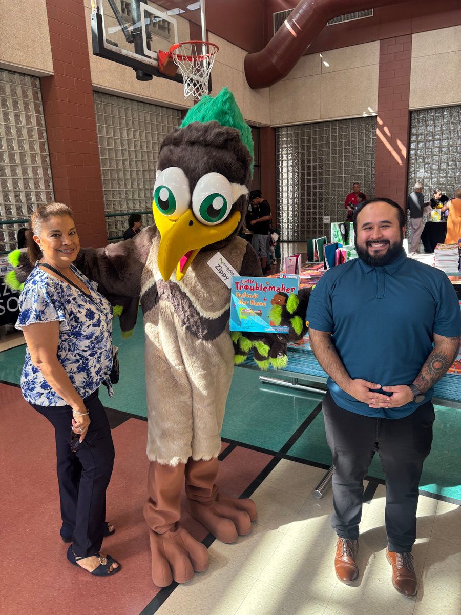 nusendacu's tweet photo. 📚💚 Had a blast at El Paso's Housing Authority Book Fair with Zippy, friends, and fun learning! 🐍 #NusendaCU #Zippy https://t.co/3eSEDIbKFK