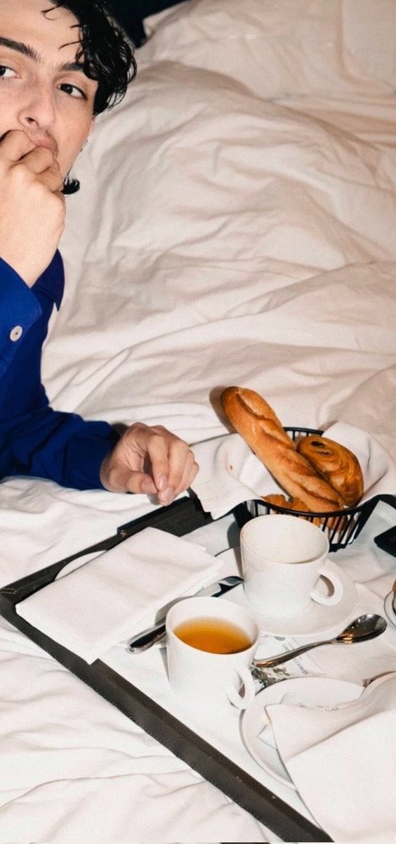 f0xxchillin's tweet photo. It's a photo shoot so it's also 100% intentionally placed just like every other detail btw, nothing is random in photo image concepts, especially a large PHAILLIC SYMBOL PLACED AS FOOD AHEM we see Finn Uh consuming here, 🙂‍↕️🌌🎡🎡🎡. It's all pre-meditated and placed w intent ! https://t.co/tLuBOhSsUD