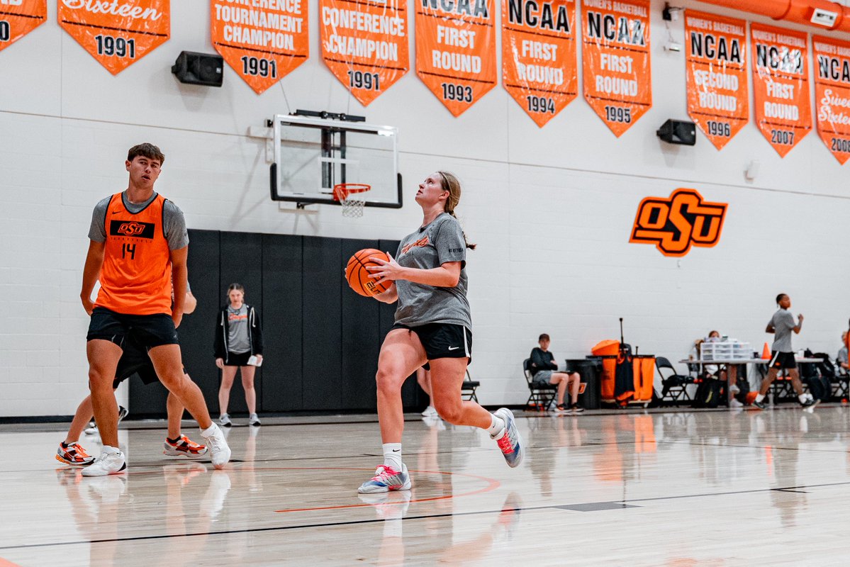 OSUWBB's tweet photo. Bag work 💼

#GoPokes https://t.co/kdGe7JRH1B
