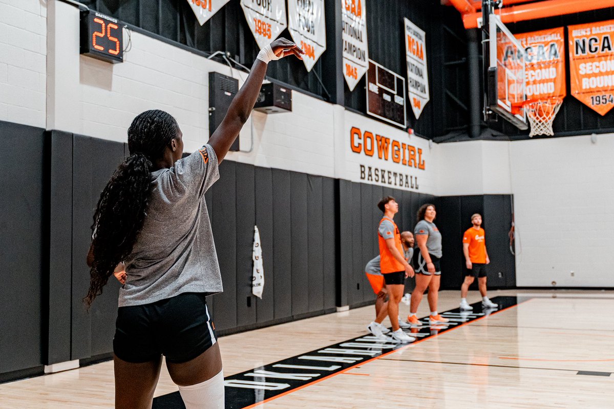 OSUWBB's tweet photo. Bag work 💼

#GoPokes https://t.co/kdGe7JRH1B
