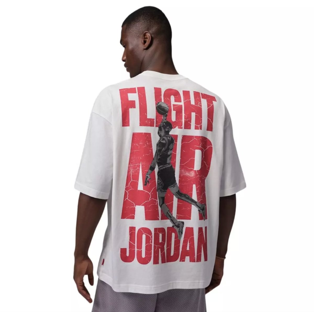 snkr_twitr's tweet photo. AD: Jordan Flight GFX '96 T-Shirt

Shop -> https://t.co/jIXDS2MGHa https://t.co/NVSgfxEiF2