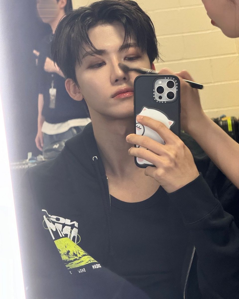 jaemgraff's tweet photo. mirror selfie(s) https://t.co/d9r0o8uAos