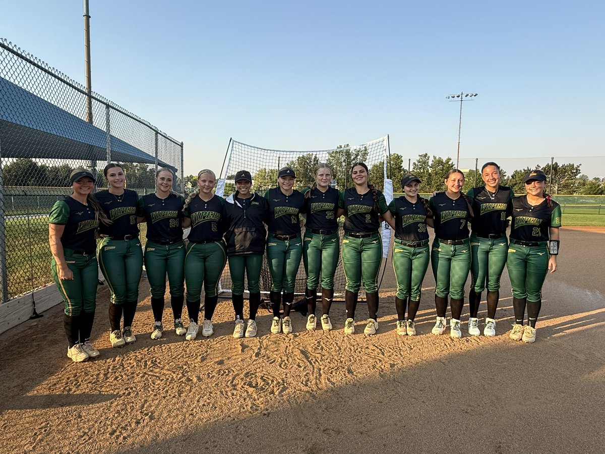 AtlantaVipers29's tweet photo. Day 1 Colorado IDT. We went 1-1 with a very close loss (6-5), just need a little fine tuning but the girls played amazing. We were strong at the plate ending with a .395 batting average. For the day. Lots of ball to play. Shoutout to our trio bomb squad. 💣were dropped and they all were nukes. 

Back at it again tomorrow. #coloradoIDT #atlantavipers #bethestandard @LaciJordan2029 @drhutchens7 @EllasynM2011