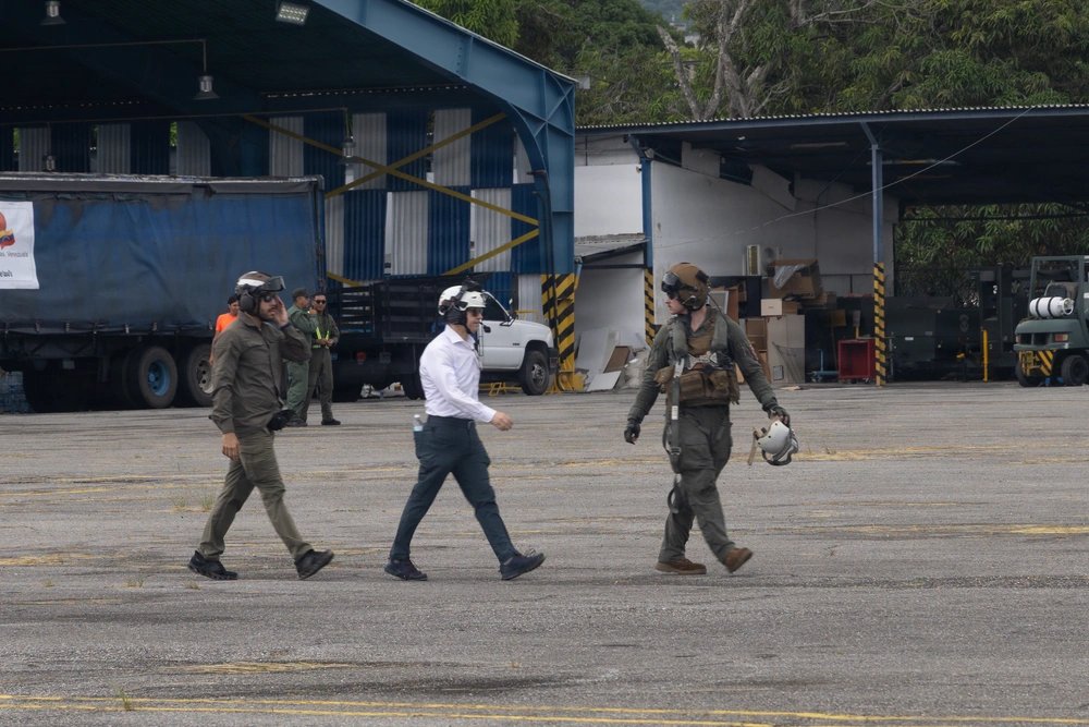SA_Defensa's tweet photo. 📍Generalísimo Francisco de Miranda Air Base, #Venezuela (🇻🇪)

Mislabeled on DVIDS as Óscar Machado Zuloaga International Airport, the UH-1Y photos are actually at "La Carlota" Air Base.

Back on Jan. 3rd, La Carlota was a primary strike target of Operation Absolute Resolve. https://t.co/VNJVlgwKRD