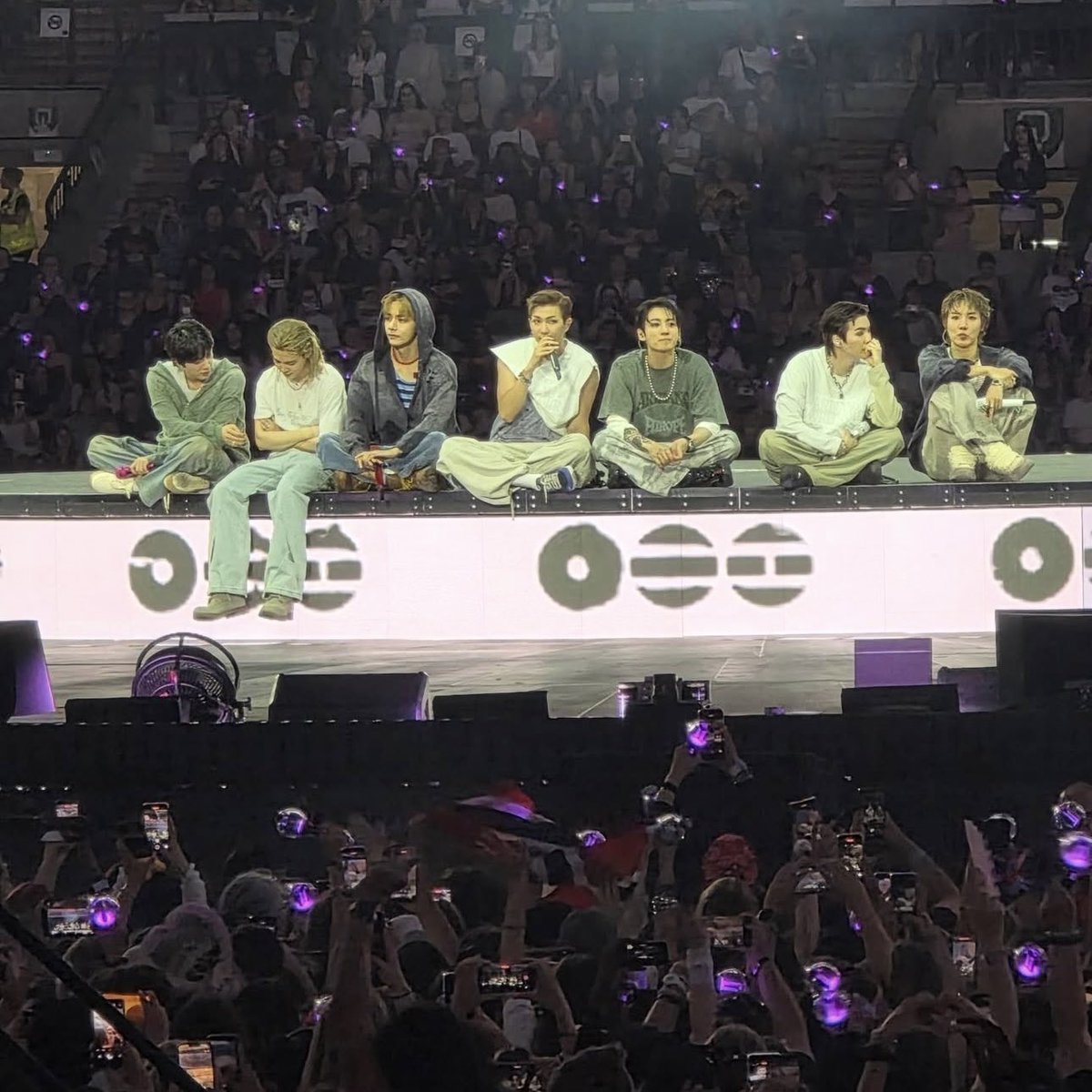 btsdaily77's tweet photo. HOME ❤️‍🩹 https://t.co/OzWHmWujVd