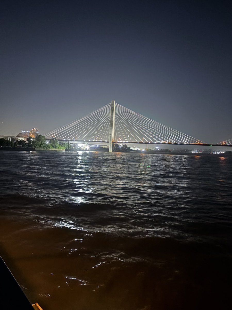 warriorman263's tweet photo. Enjoyed a skyline riverboat cruise with great friends.   The view tonight was amazing.   Thanks @KedcARTS @KEDC1 for this opportunity to experience St. Louis. https://t.co/SNwrcWdibE