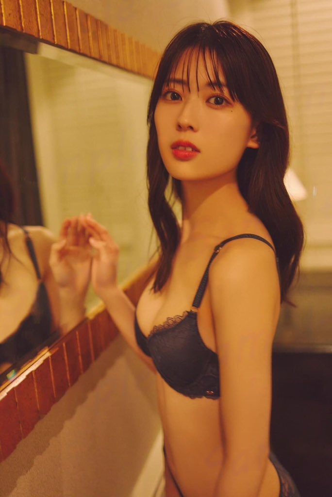 Turkey97006341's tweet photo. 健全オタクって絶対裏ではメンバーで鬼シコってるよな💕
推しが「私をオカズにして？」って可愛い顔とエロい身体で誘惑してきてるのに我慢できるわけない💕
表で「推しは尊い！」とか言ってる奴ほど、夜は蓮加の流出画像とかで全力シコシコしてる💕 💕 https://t.co/W0pci9LGsv