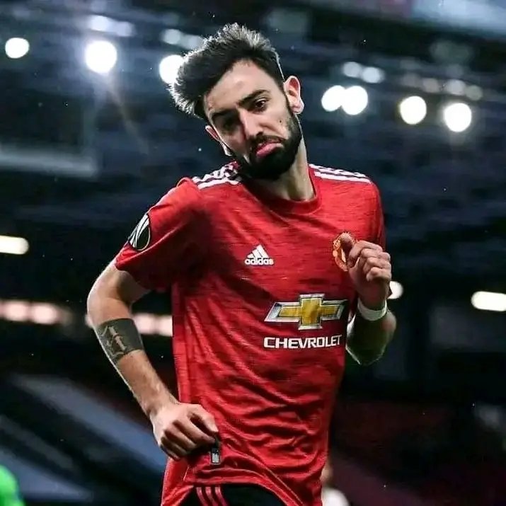 GBUnitedx's tweet photo. BRYAN MBEUMO is Currently earning £150k Weekly.

MATHEUS CUNHA is Currently earning £180k Weekly.

BENJAMIN SESKO is Currently earning £160k Weekly.

These are Players that fought hard for MANCHESTER UNITED to be where they are now.

And MATEUS FERNANDES who comes from Relegation will earn £200k to £250k.

1×bet Ambassador SANDRO TONALI Who Couldn't help NEWCASTLE UNITED to qualify for any EUROPEAN Competition will walk in and start earning £300k.

How will BRYAN MBEUMO, MATHEUS CUNHA & BENJAMIN SESKO will feel if MANCHESTER UNITED gave these two Players these Wages.

Don't you think this will pull dressing room back? think what the board is trying to do......they want to balance the wages.

You must earn it if you want a big Contract....this is how SANCHEZ & PAUL POGBA wages drow MANCHESTER UNITED backward.

⛳ MANCHESTER UNITED board knows what they are doing and l am rooting for them.