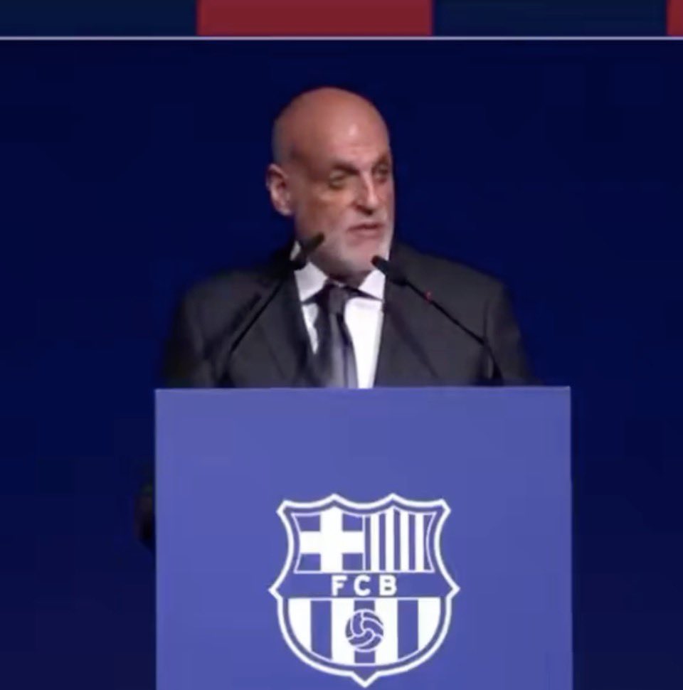 SDGPerico's tweet photo. Esta foto, define a la perfección, lo corrompido que está el fútbol español.
@UEFA @ChampionsLeague @FIFAcom @LaLiga @rfef https://t.co/IQQN7nyuen