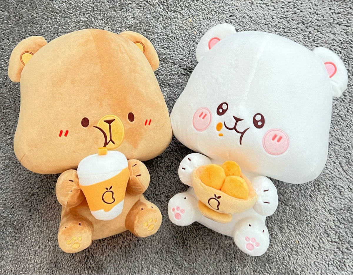 garbagelatte's tweet photo. mango mango x @milkmochabear trip was a success! 🥭🐾 https://t.co/MtI1iHagqZ