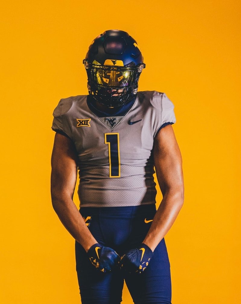 BrahimWynn1's tweet photo. Two years ago, I lost it all. Now, entering my second year of JUCO with a 3.1 GPA and a chip on my shoulder. I’m coming for everything I’ve lost. We gon get back !
Mom & Dad, I promise I’ll make you proud. 🗣️ #jucoproduct
@HeemlaW https://t.co/spoMyMTxJ4