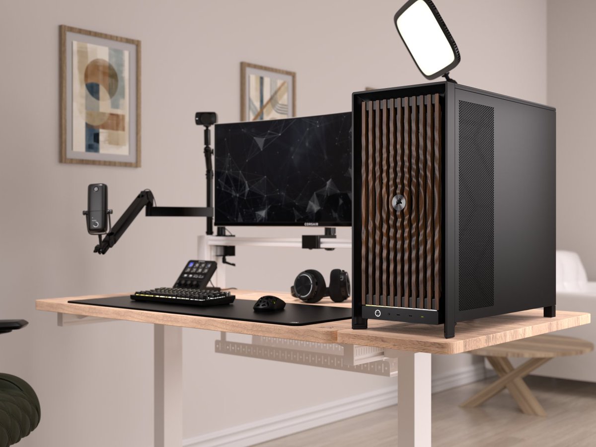 CorsairSpain's tweet photo. Manteniendo el estilo, en más de un sentido. 🧐

Los paneles de madera ya están disponibles para la FRAME 5000D. ¿Vas a darle un nuevo aspecto a tu setup? ¿Qué otros tipos de paneles frontales te gustaría ver? ¡Cuéntanoslo en los comentarios! 👇🏿 https://t.co/LZ7W7HvtzC