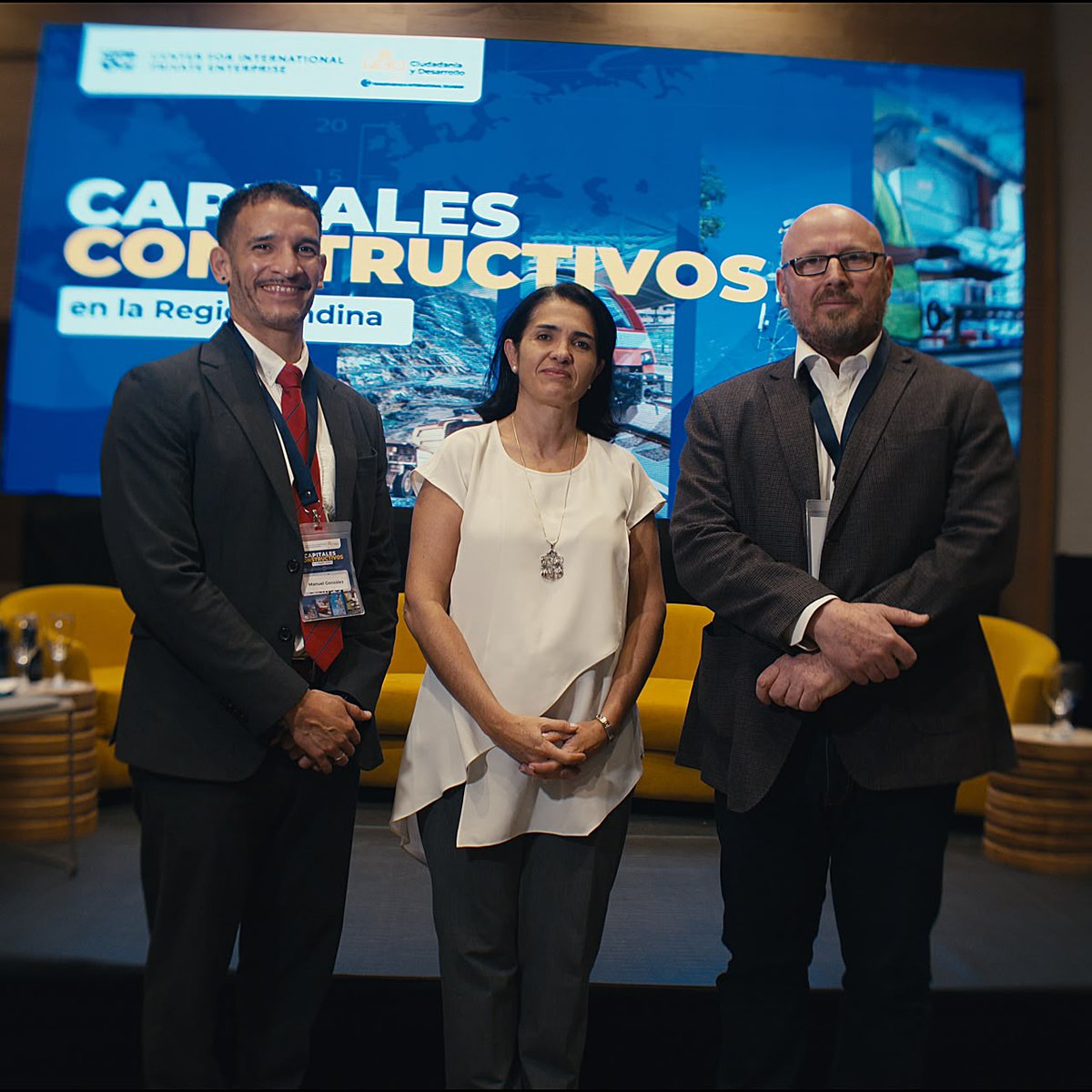 FCD_Ecuador's tweet photo. Durante la jornada se realizó el lanzamiento de nuestra nueva iniciativa el Observatorio de Desarrollo e Inversiones, una plataforma técnica de monitoreo y análisis orientada a la incidencia en política pública sobre las inversiones en Ecuador. 

Para finalizar la jornada se realizó el conversatorio que aterriza el debate de capitales constructivos en el contexto ecuatoriano: inversiones, transparencia, competencia y la influencia de los capitales externos en el país.

Agradecemos a las personas que se dieron cita para participar de estas actividades que promueven el debate público, la transparencia e impulsan la gobernanza democrática.

#ConstructiveCapital #Ecuador #LatinAmerica #Investment #EconomicDevelopment #Governance #Democracy