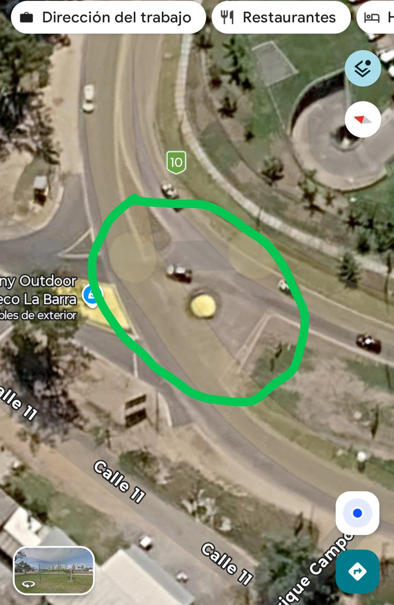 MdaFonte1881's tweet photo. @emekavoces Interrupciones en el separador central que permiten giros en U, o ingreso a la izquierda, son un riesgo innecesario y responsabilidad de las autoridades. Hay 4 en 600 mts, existiendo en ambos extremos posibilidad de cambio de sentido o cruce + seguro. Se deben cerrar ya! @mtopuy https://t.co/Ja7xQRJ9OR