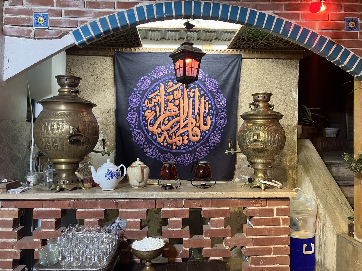 Amirpooki's tweet photo. بی جهت دنبال عرفان کلام منطقیم
چای بعد از روضه کافر را مسلمان می‌کند … https://t.co/02NUs3QvND