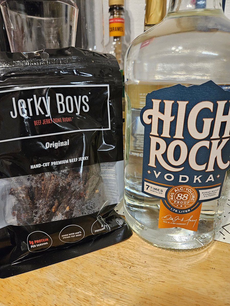 kayak_Rick's tweet photo. Can't think of any other Combo better to Kick off 4th of July!!#America250
@Jerkyboys_jerky @HighRockVodka @DaleJr https://t.co/Nou9KsgN4i