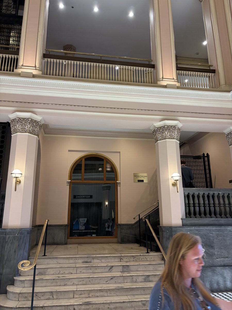 warriorman263's tweet photo. Visited Union Station in St. Louis during our afternoon walk.  The architecture of this building and use of various materials make it a masterpiece.  I enjoyed the lighted floor.  Thanks @KedcARTS and @KEDC1 for the opportunity. https://t.co/leGzWkuqnY