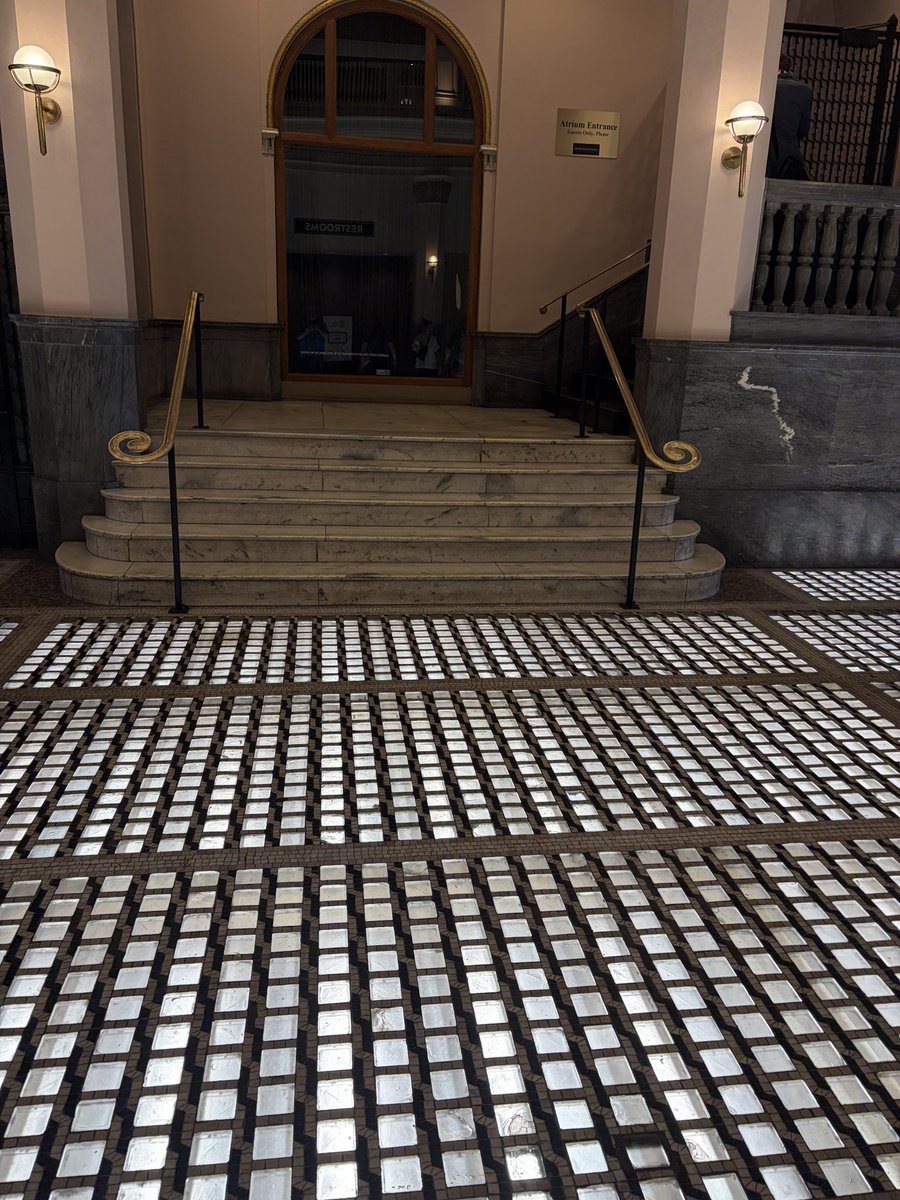 warriorman263's tweet photo. Visited Union Station in St. Louis during our afternoon walk.  The architecture of this building and use of various materials make it a masterpiece.  I enjoyed the lighted floor.  Thanks @KedcARTS and @KEDC1 for the opportunity. https://t.co/leGzWkuqnY