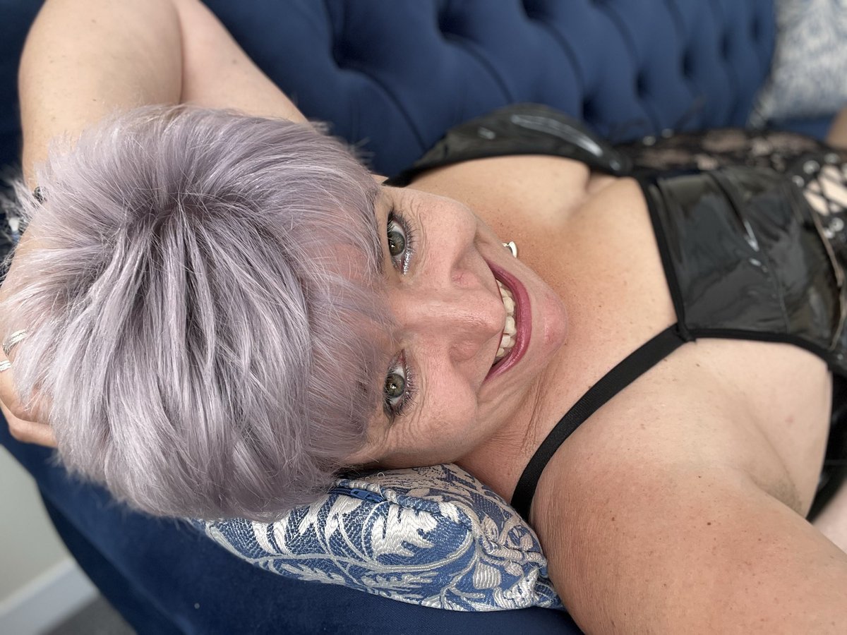 Mistress_Chlo tweet picture