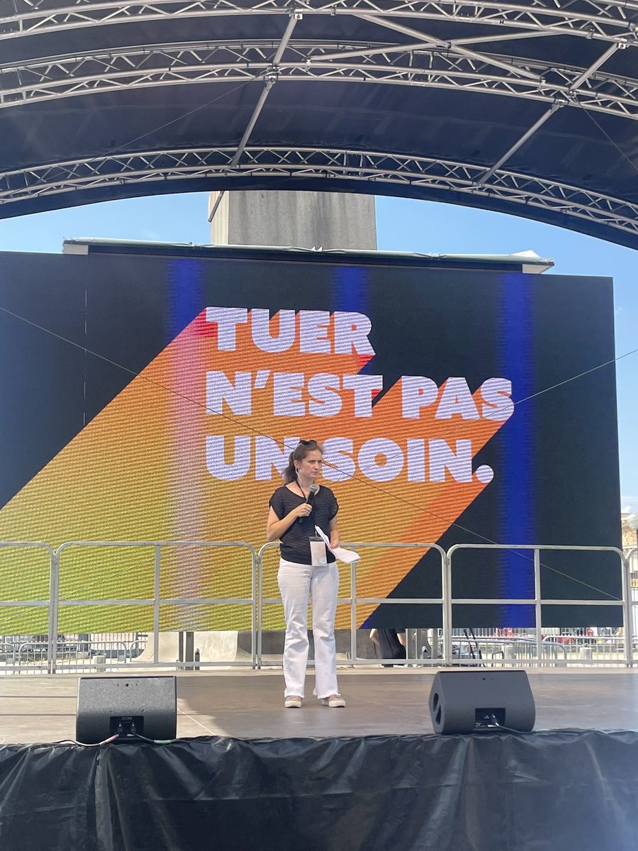 GabrielNegrotto's tweet photo. J'étais dimanche dernier présent à la grande manifestation contre l'euthanasie où nous avons répété une vérité simple: tuer les plus faibles n'est pas, et ne sera jamais, un progrès.
#Appeldu28juin #FindeVie https://t.co/GYKMJWYc97